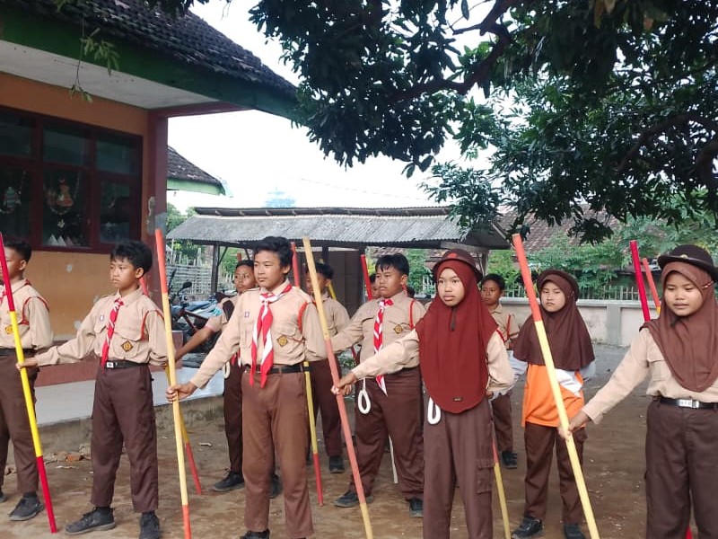 EKSTRAKULIKULER PRAMUKA
